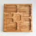 image_2 Čtvercový servírovací talíř z dubového dřeva se 4+1 – elegantní dřevěný tác pro stylové podávání pochutin.