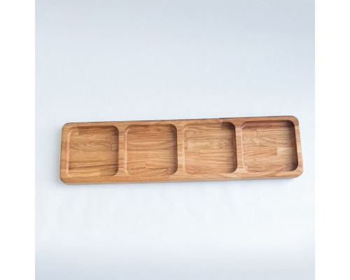 image_2 Dubový servírovací podnos rozdělený na 4 porce, vyrobený z přírodního dřeva s viditelnou strukturou dubu