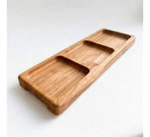 Dubový servírovací podnos rozdělený na 3 porce – praktický a elegantní dřevěný tác pro servírování jídel