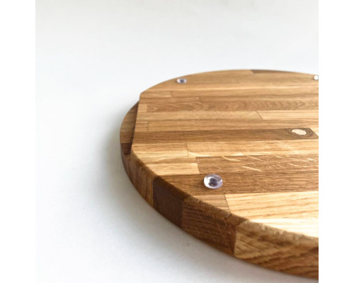 image_2 Servírovací talíř dělený z masivního dubového dřeva, průměr 280 mm, přírodní rustikální design s praktickou přihrádkou pro oddělení pokrmů.