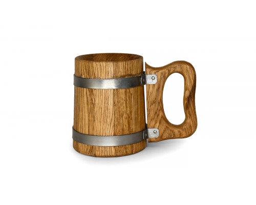 image_1 Dubový pivní korbel o objemu 0,5 litru vyrobený z přírodního masivního dubového dřeva, ručně vyřezávaný, ideální pro servírování piva s rustikálním a elegantním vzhledem.