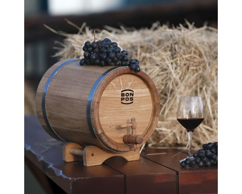 image_4 Dubový sud s objemem 3 litry na stojanu – dřevěný džbán na alkohol, víno nebo destiláty, ručně vyráběný dubový sud pro domácí použití nebo jako dárek