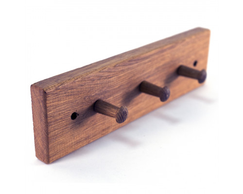 Dubový věšák s 3 háčky z kvalitního dubového dřeva – praktický a stylový doplněk do domácnosti či kanceláře pro zavěšení kabátů, klobouků nebo klíčů.