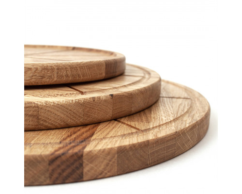 image_4 Dřevěný dubový talíř na pizzu o průměru 250 mm – kulatý servírovací tác z masivního dubu pro stylové podávání pizzy.