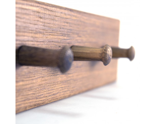 image_3 Dubový věšák s 3 háčky z kvalitního dubového dřeva – praktický a stylový doplněk do domácnosti či kanceláře pro zavěšení kabátů, klobouků nebo klíčů.