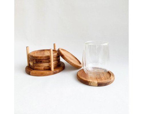 image_1 Sada 6 kusů kulatých dubových podtácků s praktickým stojánkem – ruční výroba z masivního dubového dřeva