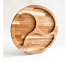 Servírovací talíř z dubového dřeva o průměru 280 mm se třemi sekcemi pro oddělené servírování