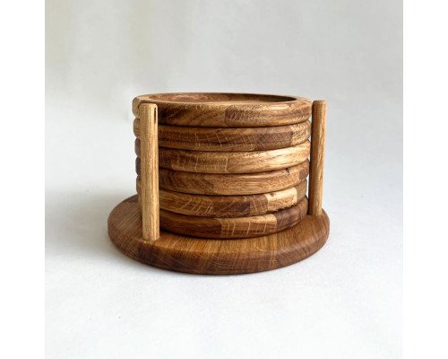 Sada 6 kusů kulatých dubových podtácků s praktickým stojánkem – ruční výroba z masivního dubového dřeva